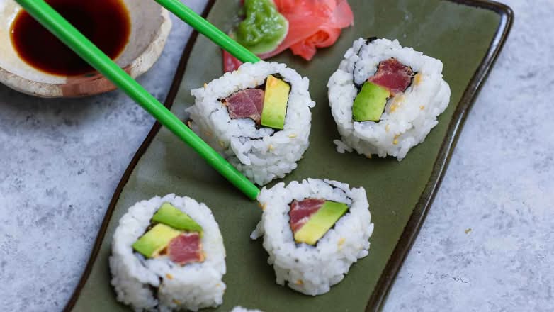 Tuna Avocado Roll 吞拿鱼牛油果卷 6 pcs